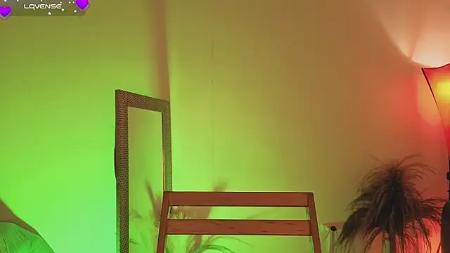 fransheskarossi online show from March 30, 11:55 am