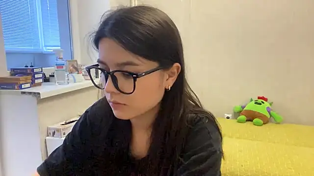 Snapshot of SaintMari chatting on June 21, 2:30 pm SaintMari online show from June 21, 2:30 pm