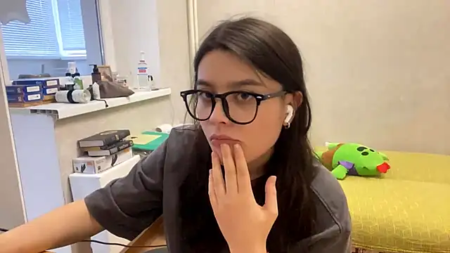 Snapshot of SaintMari chatting on June 29, 2:17 pm SaintMari online show from June 29, 2:17 pm