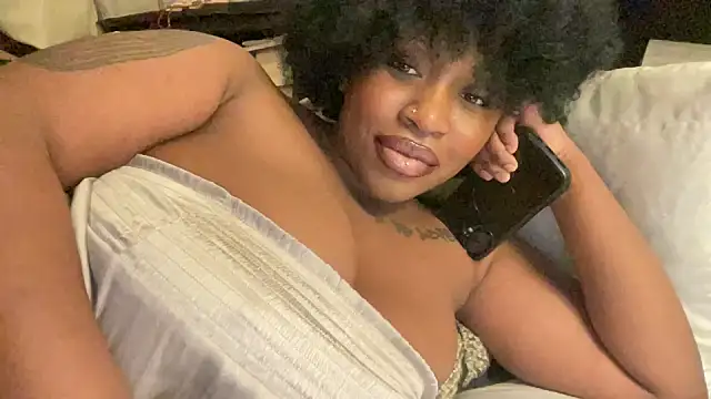 Snapshot of mayluvsu chatting on March 15, 4:18 am mayluvsu online show from March 15, 4:18 am