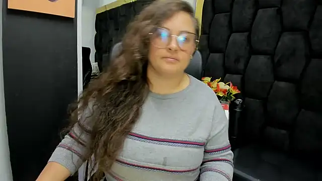 Sarah Boobs  online show from June 3, 4:15 am