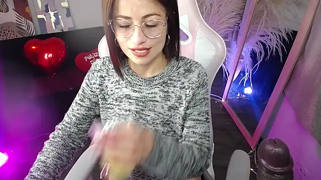 teylo80as online show from May 11, 12:11 pm
