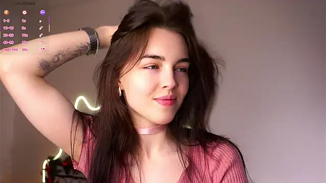 Snapshot of MirnaTellado chatting on February 6, 6:00 pm MirnaTellado online show from February 6, 6:00 pm