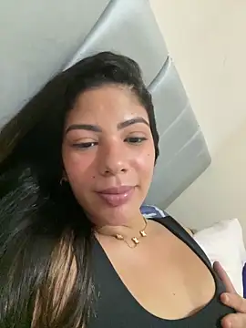 paola oliveira online show from February 26, 1:10 pm