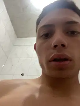 santiObrero online show from March 12, 8:37 pm