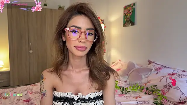 AyanaLys online show from April 18, 3:27 pm