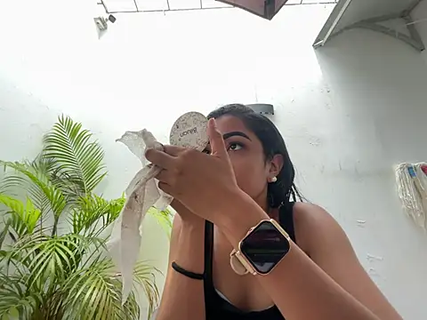 Snapshot of Auri__ chatting on July 3, 2:56 pm Auri online show from July 3, 2:56 pm