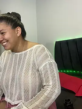 Snapshot of Helena-Paola chatting on June 26, 1:32 am Helena-Paola online show from June 26, 1:32 am