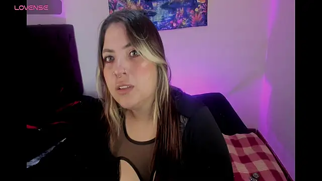 lunaa rayy420 online show from June 3, 4:45 pm