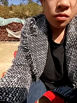 Snapshot of Hari-saka chatting on January 17, 6:51 am Hari-saka online show from January 17, 6:51 am