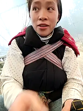 Snapshot of Hari-saka chatting on February 17, 3:03 am Hari-saka online show from February 17, 3:03 am