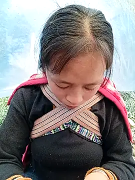 Snapshot of Hari-saka chatting on February 27, 4:12 am Hari-saka online show from February 27, 4:12 am