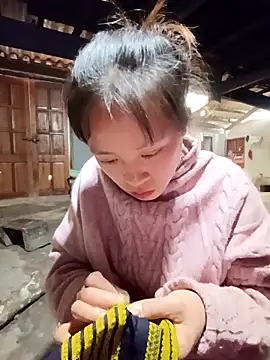 Snapshot of Hari-saka chatting on March 4, 3:01 am Hari-saka online show from March 4, 3:01 am