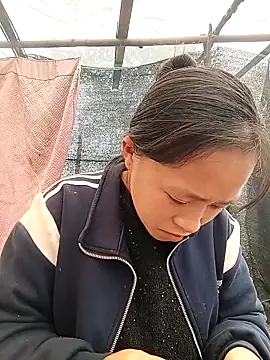 Snapshot of Hari-saka chatting on March 8, 6:28 am Hari-saka online show from March 8, 6:28 am