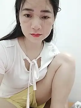 LoveLillyy69 online show from May 30, 2:36 pm