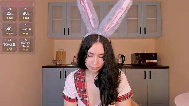 GiovannaAntonelli online show from April 5, 5:48 am