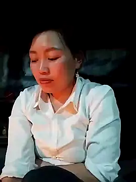 Snapshot of lia-coy chatting on February 12, 12:44 pm lia-coy online show from February 12, 12:44 pm