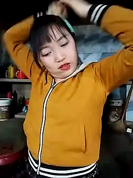 Snapshot of lia-coy chatting on February 20, 3:36 am lia-coy online show from February 20, 3:36 am