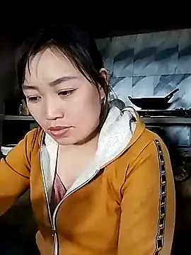 Snapshot of lia-coy chatting on February 20, 7:21 am lia-coy online show from February 20, 7:21 am