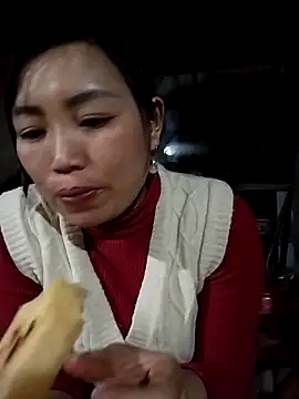 Snapshot of lia-coy chatting on February 23, 3:20 pm lia-coy online show from February 23, 3:20 pm