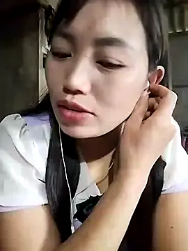 Snapshot of lia-coy chatting on February 25, 2:32 am lia-coy online show from February 25, 2:32 am