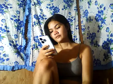 PinaySkinnyJust18 online show from July 5, 9:44 pm