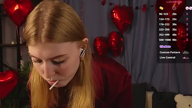 Snapshot of LanaRoxxy chatting on February 15, 11:30 am LanaRoxxy online show from February 15, 11:30 am