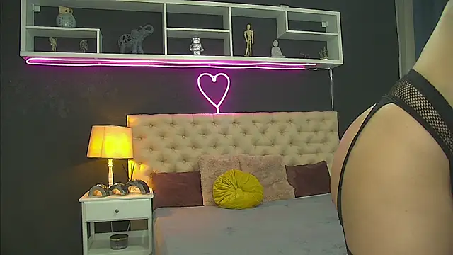 TaniaKaverina online show from May 28, 6:21 am