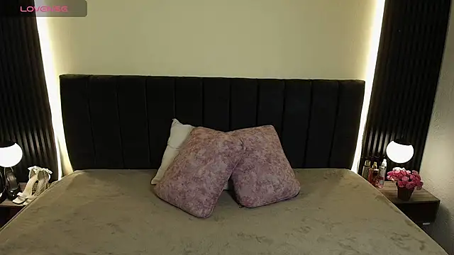 IvonneRoss  online show from March 26, 12:11 pm