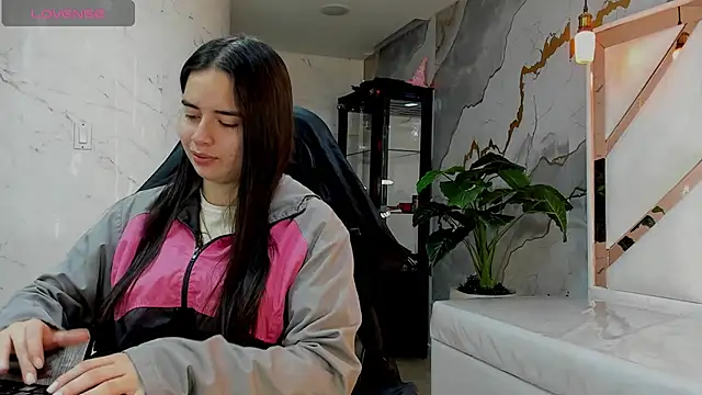 Qetsyah tf online show from April 7, 1:22 pm