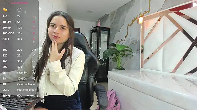 Qetsyah tf online show from April 15, 1:40 pm