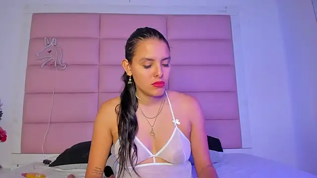 Catalinna 03 online show from April 17, 12:41 pm