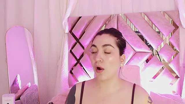 KathiaJenner online show from April 19, 10:36 am