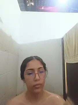 Snapshot of cristal_adams11 chatting on July 6, 9:39 pm cristal adams11 online show from July 6, 9:39 pm