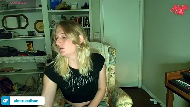 Snapshot of goddessalison chatting on July 21, 1:30 am goddessalison online show from July 21, 1:30 am