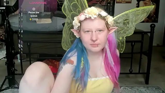 LoriCritter online show from March 26, 8:14 pm