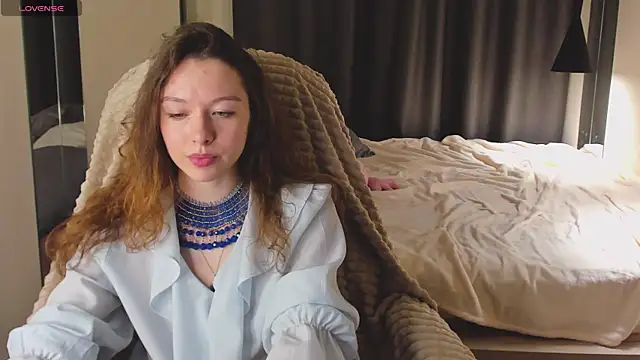 Lilith Grimm online show from March 26, 2:00 pm