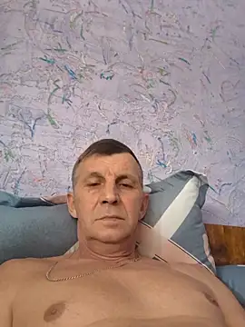 Snapshot of andrei73200 chatting on February 9, 5:17 pm andrei73200 online show from February 9, 5:17 pm