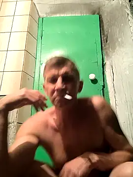 Snapshot of andrei73200 chatting on February 16, 4:25 pm andrei73200 online show from February 16, 4:25 pm