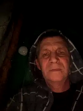 Snapshot of andrei73200 chatting on February 17, 5:19 pm andrei73200 online show from February 17, 5:19 pm