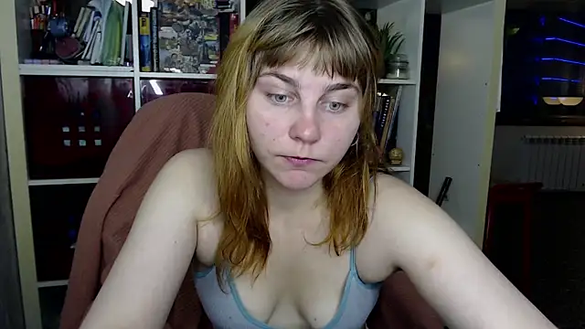 Snapshot of Lafoliepartout chatting on August 7, 3:36 pm Lafoliepartout online show from August 7, 3:36 pm