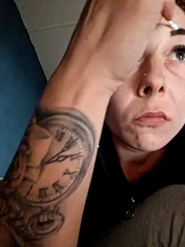 dewimp1 online show from April 11, 3:16 pm