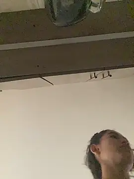 JuliaaVega online show from April 14, 12:55 pm