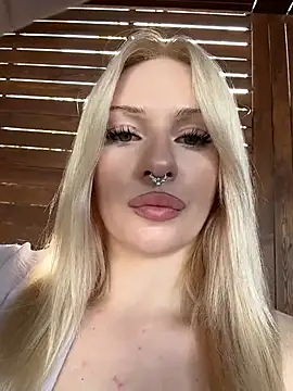 DayaFoxy online show from July 4, 1:17 pm