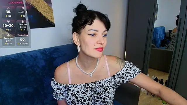 Snapshot of Agata__Moore chatting on June 7, 1:54 am Agata Moore online show from June 7, 1:54 am