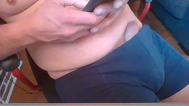 Snapshot of ludowrss chatting on July 4, 10:54 am ludowrss online show from July 4, 10:54 am