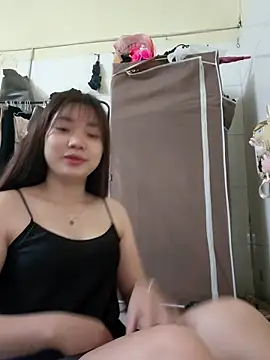 Pinks cool online show from March 15, 5:46 am