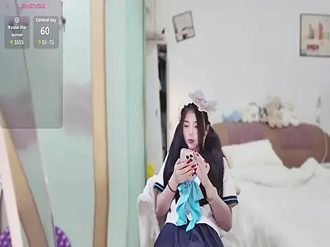 Snapshot of Jolie-22 chatting on March 3, 12:44 pm Jolie-22 online show from March 3, 12:44 pm