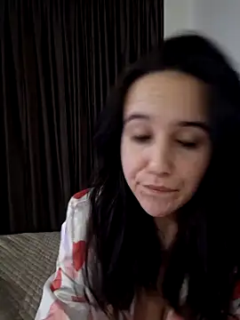 Snapshot of MavisReeve chatting on February 15, 9:44 pm MavisReeve online show from February 15, 9:44 pm