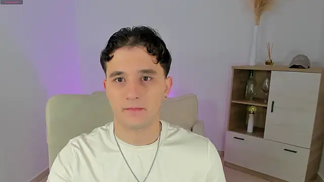 Snapshot of Massimo_Fiore chatting on February 7, 11:30 pm Massimo Fiore online show from February 7, 11:30 pm